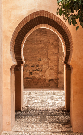 Doorway in the Nasrid palaces, at the Alhambra, Granada, Spain.のeditorial素材