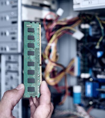 Installing RAM memory