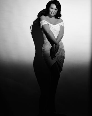 Black and white portrait of gorgeous brunette woman in retro styleの写真素材