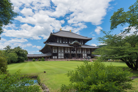 Todaiji Temple houses the world's largest bronze statue of the Buddha Vairocana, known in Japanese simply as Daibutsuのeditorial素材