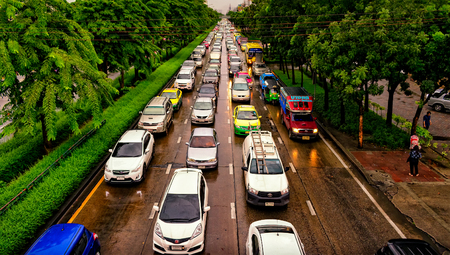 BANGKOK, THAILAND - SEPTEMBER 10: Traffic backs up on Petchkasem road on a wet Sunday on September 10, 2017 in Bangkok.のeditorial素材
