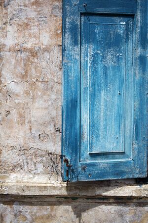 close up chinese wooden window in chinaの写真素材