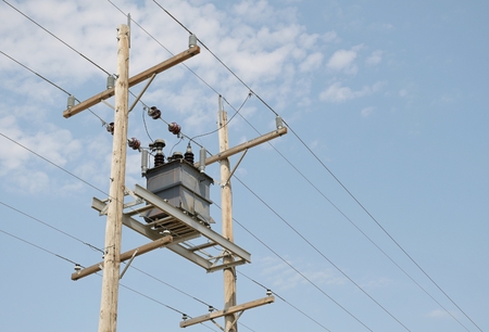 Isolated power transformer