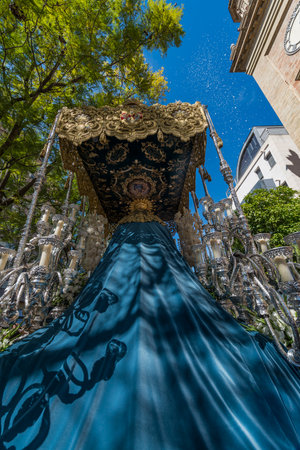 Float of pallium of the brotherhood of La Sed leaving in procession of his churchのeditorial素材