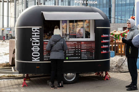 people buy coffee in food truckのeditorial素材