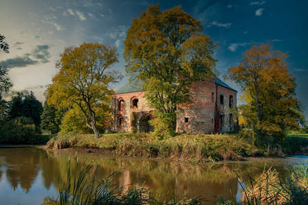 A historic castle in central Poland, in the village of Modliszewice.のeditorial素材