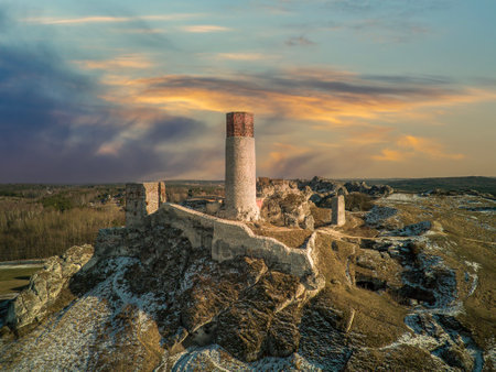 Ruins of a medieval castle in the village of Olsztyn near CzÄstochowa, Poland.の写真素材