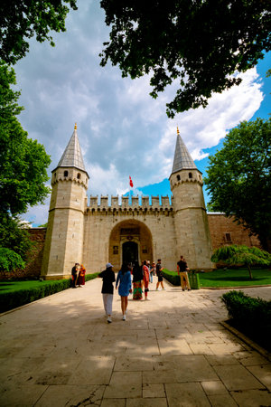Entrance of Topkapi Palace and Touristsのeditorial素材