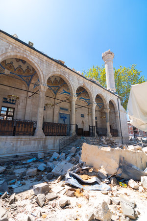 Malatya Teze Cami or Yeni Cami after the earthquare. Collapsed historical building. Malatya Turkiye - 4.25.2023のeditorial素材