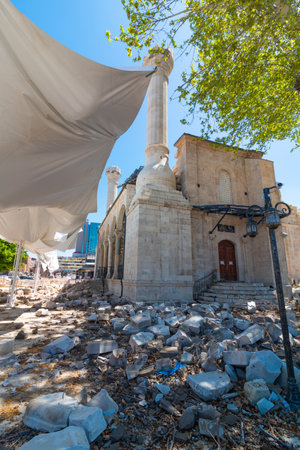 Malatya Teze Cami or Yeni Cami after the february, 6 earthquakes. Malatya Turkiye - 4.25.2023のeditorial素材