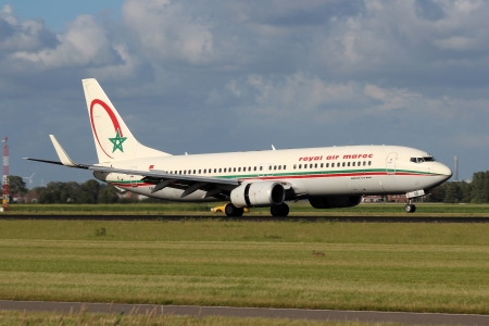 AMSTERDAM - JULY 01: Royal Air Maroc Boeing B737-800 lands at AMS Airport in Netherlands on July 01, 2012. Royal Air Maroc is the flag carrier of Morocco.のeditorial素材