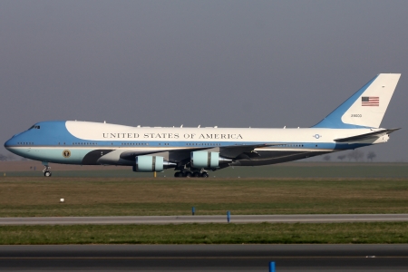 PRAGUE, CZECH REPUBLIC - APRIL 8: Air Force One taxis around PRG airport on April 8. 2010 in Prague. President Obama is expected to sign strategic agreement 'START' between US and Russia.のeditorial素材