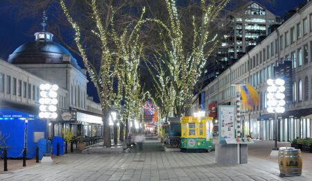 BOSTON - APRIL 4: South Market Street at Faneuil Hall Marketplace April 4, 2012 in Boston, MA. The market has been in operation since 1742 and has evolved into a modern mall and food eatery.のeditorial素材