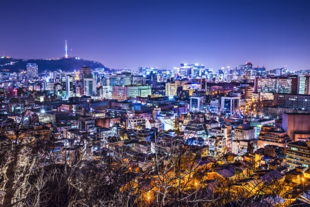 Seoul, South Korea skyline with Namsan Mountain and Seoul Tower.のeditorial素材