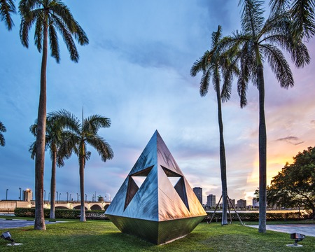 WEST PALM BEACH, FLORIDA - JUNE 25, 2013: Intetra by Isamu Noguchi. The artist is known for his sculptures and public works.のeditorial素材