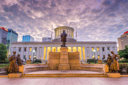COLUMBUS, OHIO - AUGUST 12, 2019: The Ohio Statehouse at dawn in Columbus.のeditorial素材