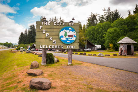 FORKS, WASHINGTON - JUNE 27, 2018: Welcome sign reading: "The City of Forks Welcomes You."のeditorial素材
