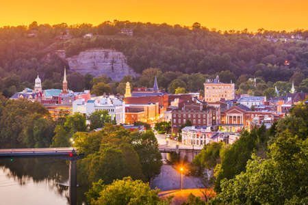 Frankfort, Kentucky, USA town skyline on the Kentucky River at dusk.の写真素材