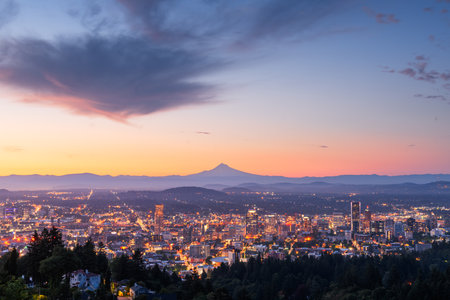 Portland, Oregon, USA skyline at dawn with Mt. Hood in the distance at dawn.の写真素材