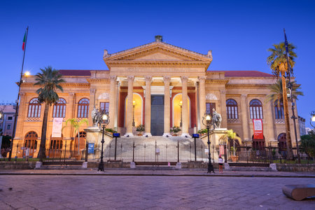PALERMO, ITALY - NOVEMBER 10, 2022: Massimo Theater at twilight. The Teatro Massimo Vittorio Emanuele is an opera house opened in 1897.のeditorial素材