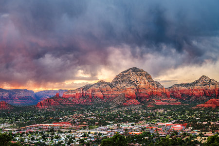 Sedona, Arizona, USA downtown and mountains.の写真素材