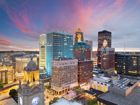 Des Moines, Iowa, USA skyline at dusk.の写真素材