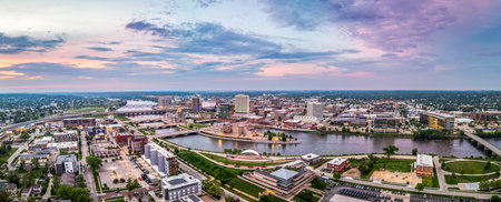 Cedar Rapids, Iowa, USA cityscape on the Cedar River at dusk.の写真素材
