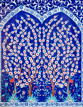 ABU DHABI - JUNE 5: The decor in the mosque on June 5, 2013 in Abu Dhabi. Sheikh Zayed Mosque is named after Sheikh Zayed bin Sultan Al Nahyan - the founder and first president of the United Arab Emirates. Next to it is buried.のeditorial素材