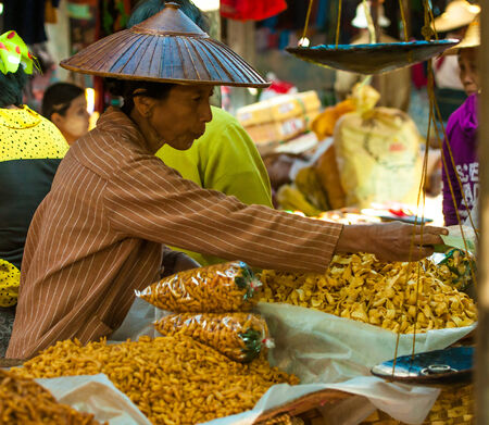 Mandalay - December 5 dealers in the market December 5, 2013 in Mandalay. Trade for the people of Burma is the main source of incomeのeditorial素材