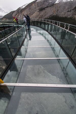 The glass floor of the Glacier Skywalk in Jasper National Park.の写真素材