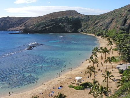 Beautiful Hanauma Bay beach in tropical Hawaii during the sunny daytimeの写真素材