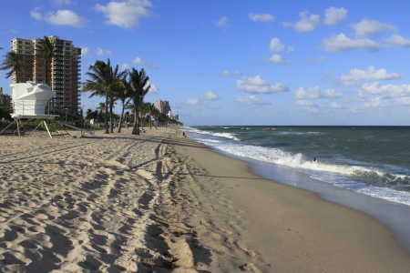 FORT LAUDERDALE, FLORIDA - OCTOBER 12, 2012: Fort Lauderdale beach south of Sunrise Boulevard is one of 7 miles of public beaches and a popular destination north of downtown Fort Lauderdale, Florida.のeditorial素材