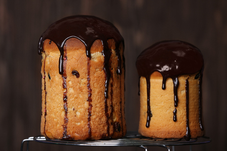 Tasty Easter cakes on cooling rackの写真素材