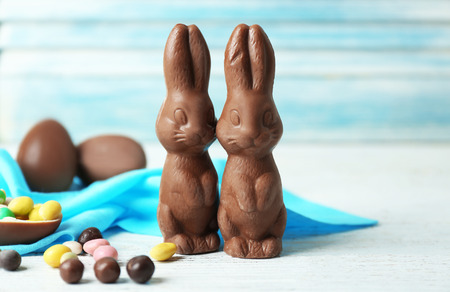 Chocolate Easter bunnies on tableの写真素材
