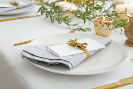Beautiful table setting with floral decor