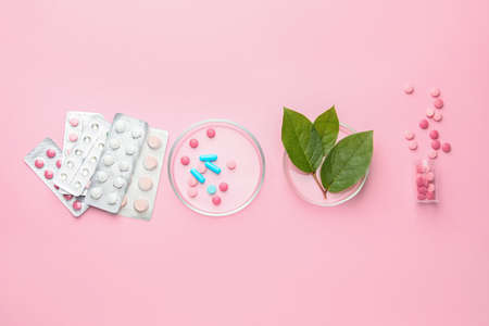 Plant based pills on color backgroundの写真素材