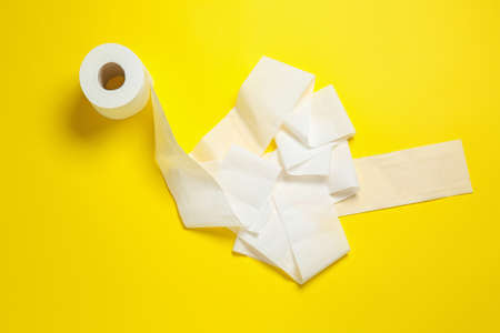 Roll of toilet paper on color backgroundの写真素材