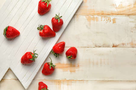 Sweet ripe strawberry on tableの写真素材