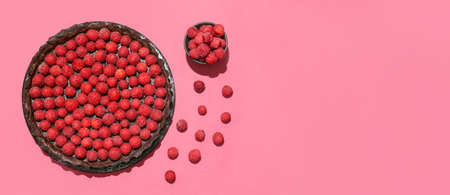 Tasty raspberry pie on color background with space for textの写真素材