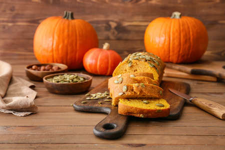 Tasty pumpkin pie on tableの写真素材