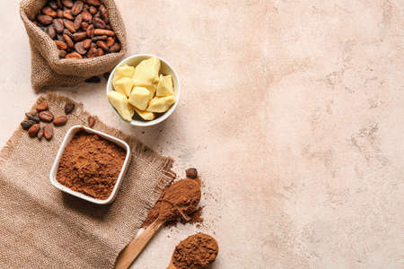 Composition with cocoa powder on light backgroundの写真素材