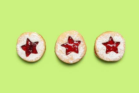 Tasty Linzer cookies on color backgroundの写真素材