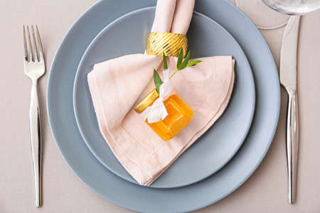 Honey bonbonniere on served for wedding table