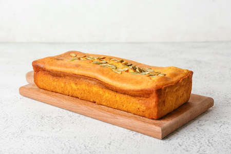 Fresh pumpkin pie on light backgroundの写真素材