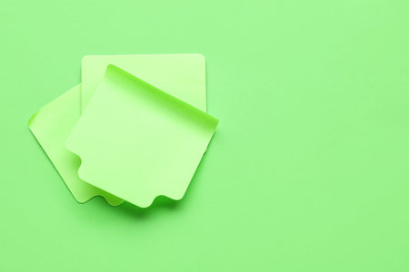 Sticky notes on green background. Update conceptの写真素材