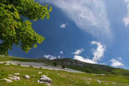 Molise, Mainarde. The Mainarde mountain range extends along the border between Molise and Lazio, with prevalence in the Molise territory. It is a very rocky natural barrier with a rugged aspect.の写真素材