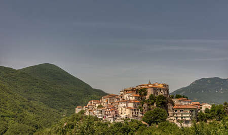 Hills in Volturno, Isernia, Molise. It is an Italian town of 1328 inhabitants in the province of Isernia in Molise. The town is well known even outside the region for its happy geographical positionのeditorial素材