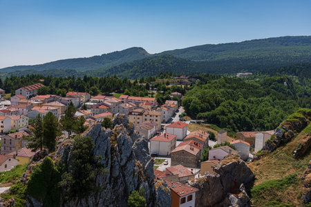 Pescopennataro is an Italian town of 244 inhabitants in the province of Isernia, in Molise. Until 1790 it was an integral part of the Giustizierato d'Abruzzo and of the Abruzzi Citrior.の写真素材