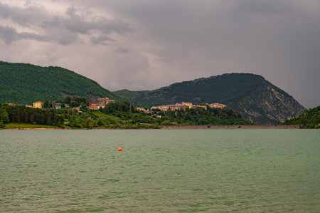 The lake of Castel S. Vincenzo is an artificial basin built in the late 1950s for hydroelectric purposes. The lake has an area of 6,140 kmÂ² and has a capacity of 10 million cubic metresの写真素材