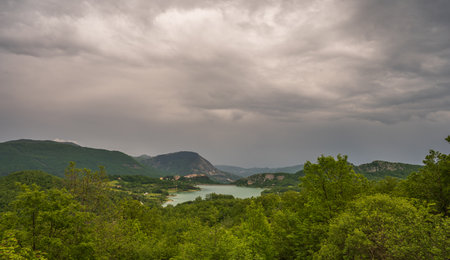 The lake of Castel S. Vincenzo is an artificial basin built in the late 1950s for hydroelectric purposes. The lake has an area of 6,140 kmÂ² and has a capacity of 10 million cubic metresの写真素材